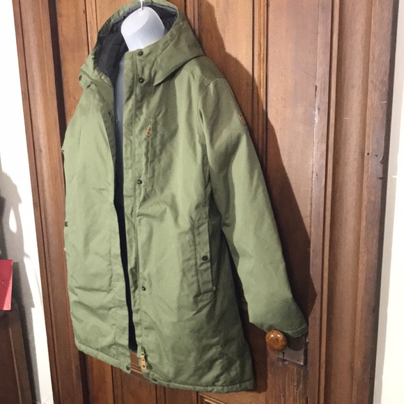 FJALLRAVEN Women’s Luxury Coat - Picture 2 of 15